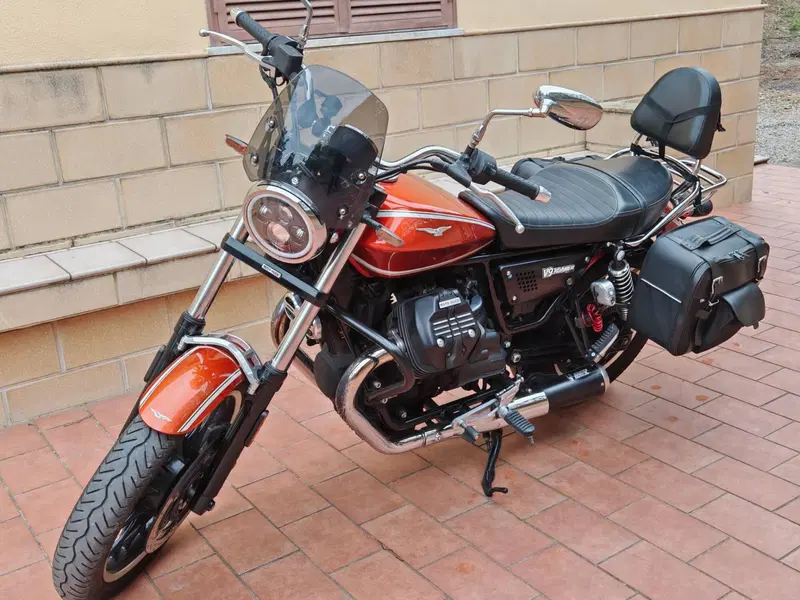 Moto Guzzi V9 Roamer (2016 - 18) (3)