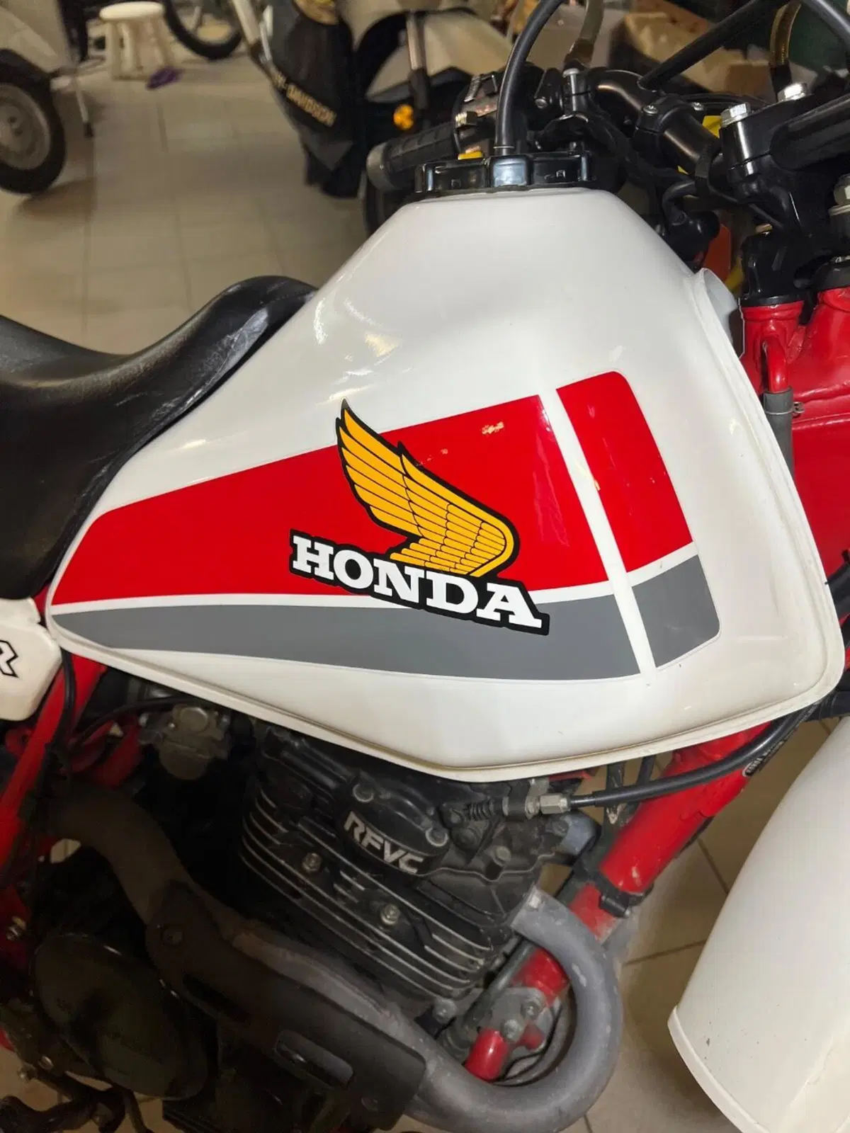Honda XL 600 R (4)
