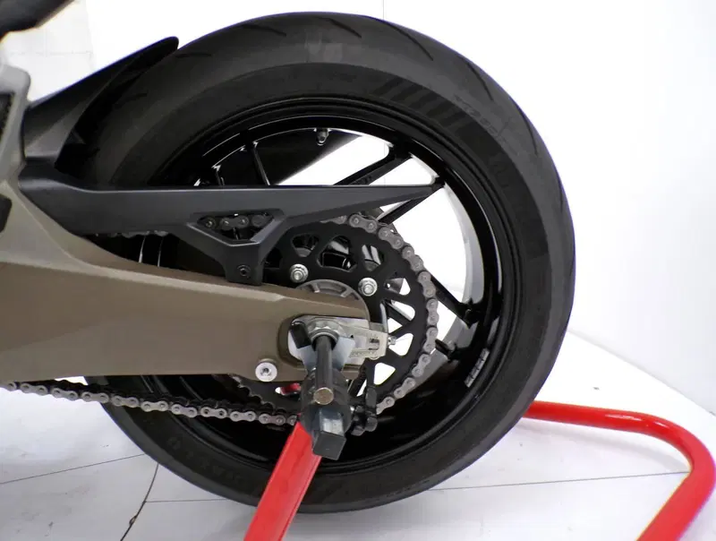 Ducati Monster 821 Stripe ABS (2015 - 17) (11)