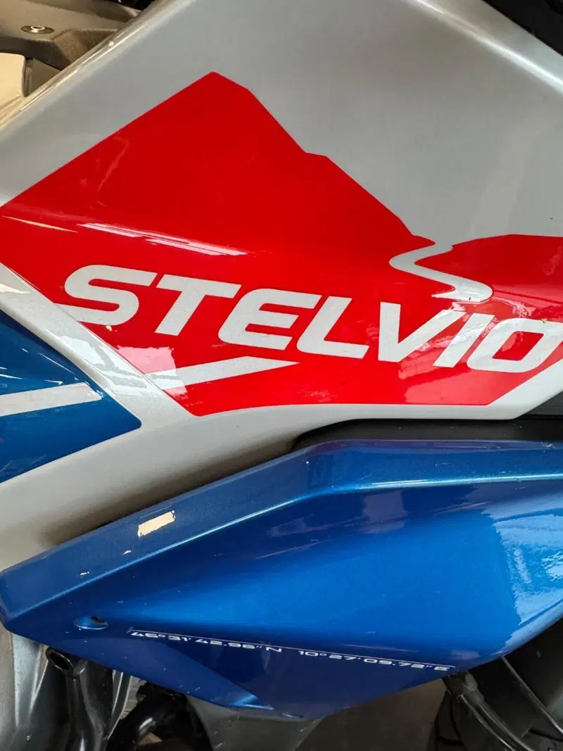 Moto Guzzi Stelvio Duecento Tributo (2025 - 26) (7)