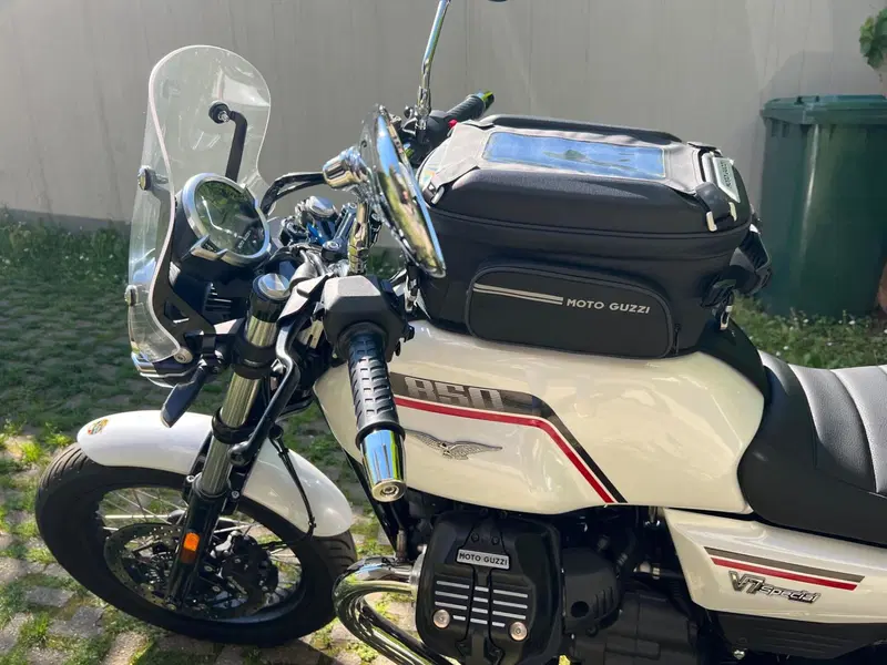 Moto Guzzi V7 Special (2025 - 26) (2)