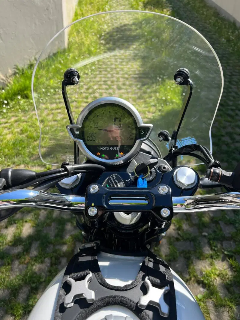 Moto Guzzi V7 Special (2025 - 26) (4)