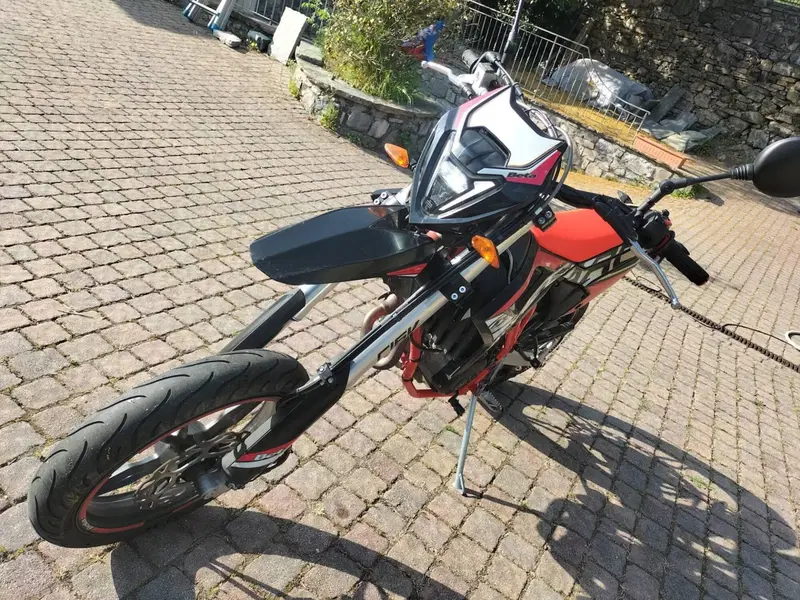 Betamotor RR 125 4T Motard LC (2021 - 23) (2)