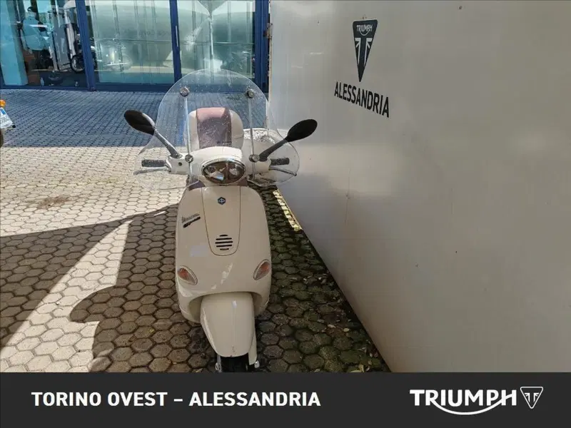 Vespa 125 ET4 Base (2)
