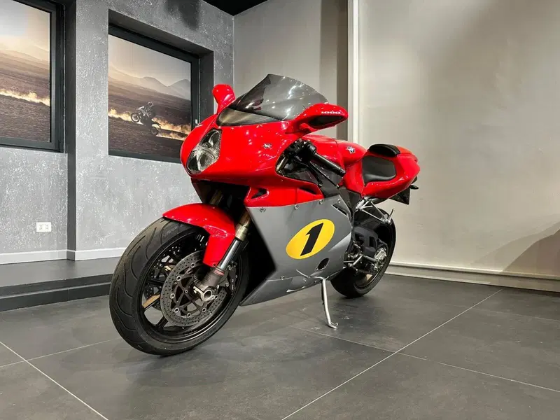 MV Agusta F4 1000 R 1+1 (2006 - 08) (2)