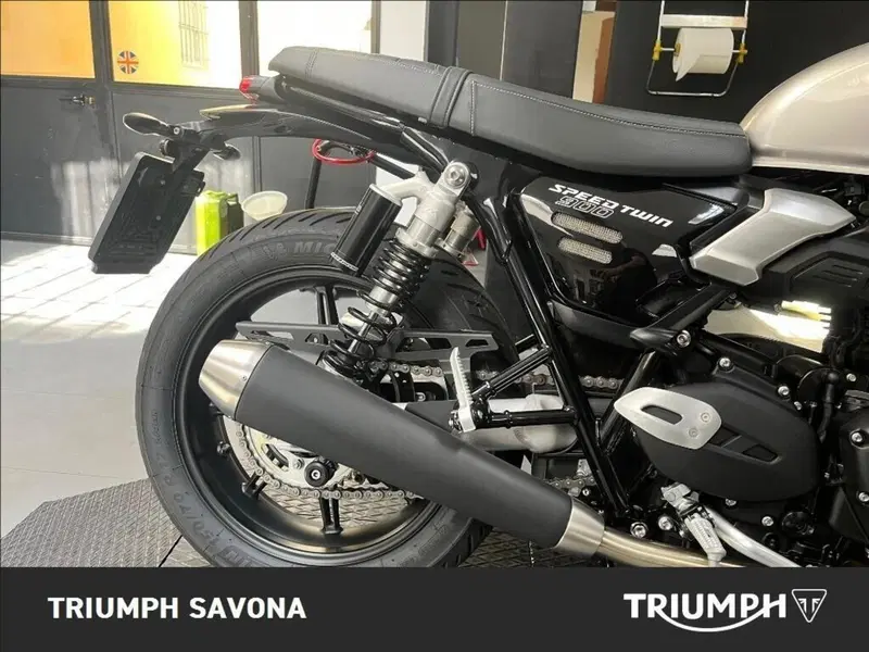 Triumph Speed Twin 900 (2025 - 26) (4)