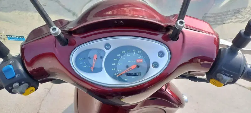 Aprilia Scarabeo 100 (1999 - 02) (4)