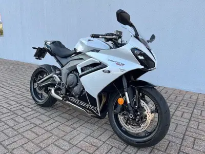 Triumph Daytona 660 (2024 - 26) usata