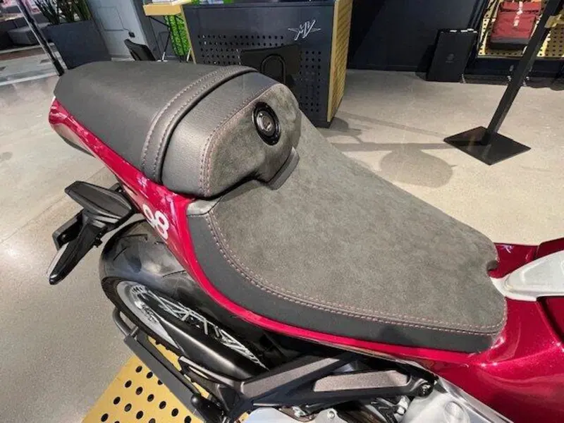 MV Agusta Superveloce 800 98 (2023 - 26) (5)