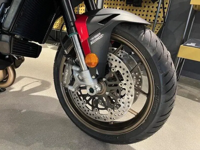 MV Agusta Turismo Veloce 800 Lusso SCS (2021 - 26) (4)
