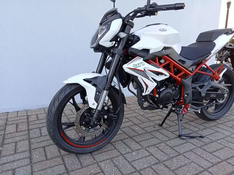 Benelli BN 125 (2026) (4)