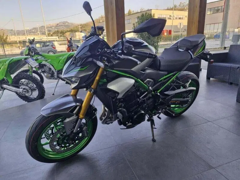 Kawasaki Z 900 SE (2025 - 26) (4)