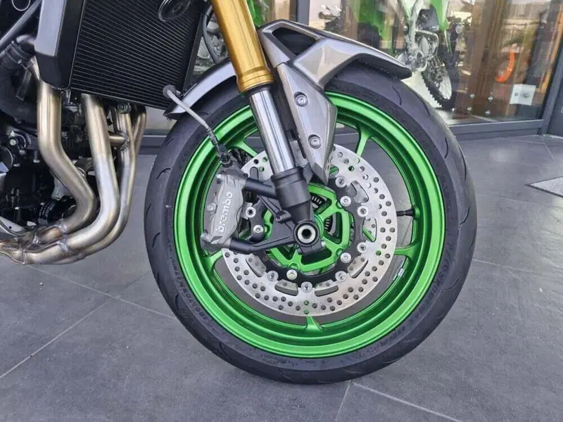 Kawasaki Z 900 SE (2025 - 26) (5)