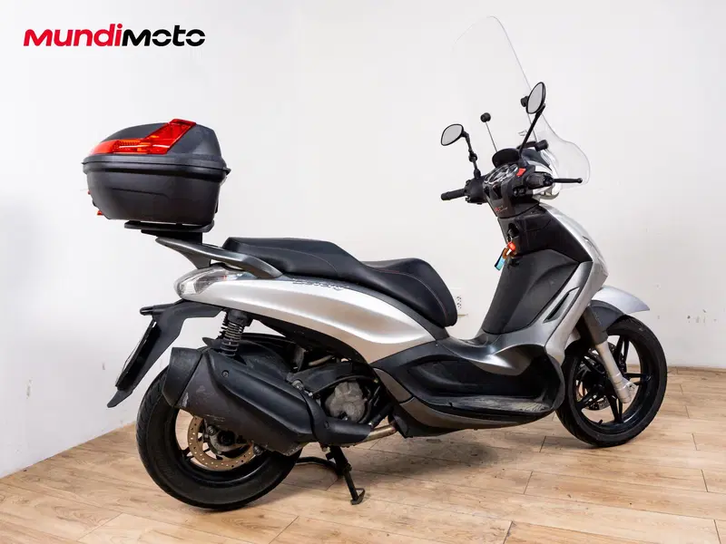 Piaggio Beverly 350 SportTouring ie ABS (2011 - 17) (2)