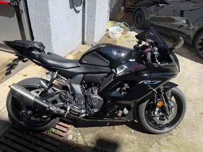 Yamaha YZF R7 (2021 - 25) usata