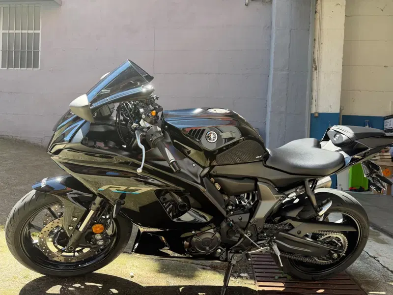 Yamaha YZF R7 (2021 - 25) (9)
