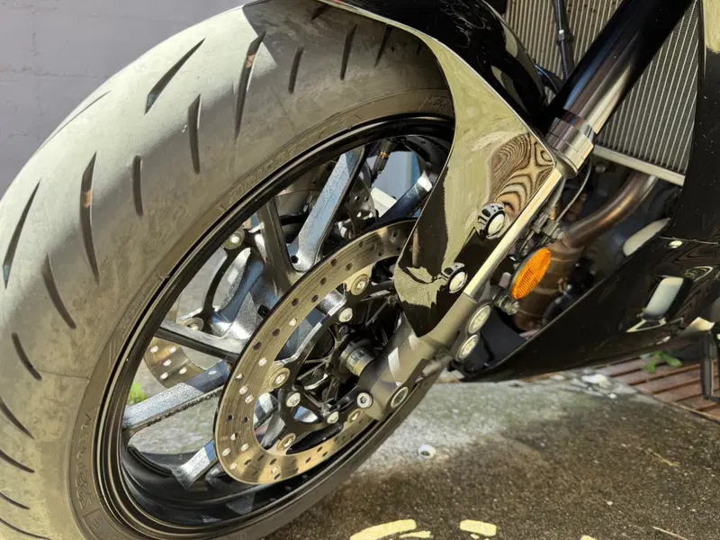 Yamaha YZF R7 (2021 - 25) (13)
