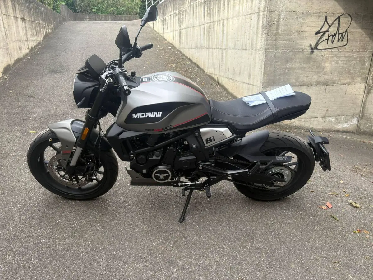 Moto Morini SEIEMMEZZO STR (2022 - 26) (2)
