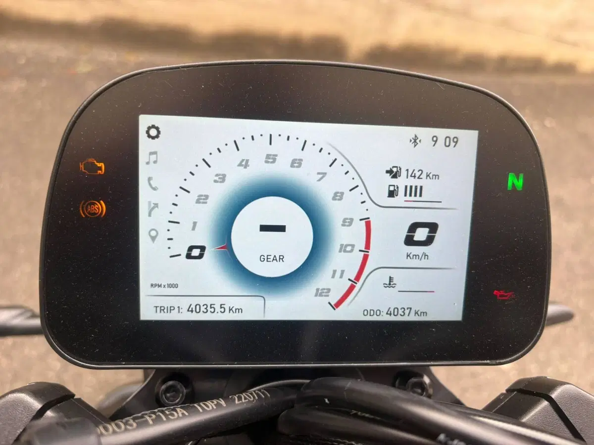 Moto Morini SEIEMMEZZO STR (2022 - 26) (4)