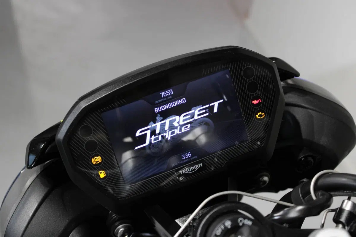 Triumph Street Triple 765 RS (2023 - 26) (6)