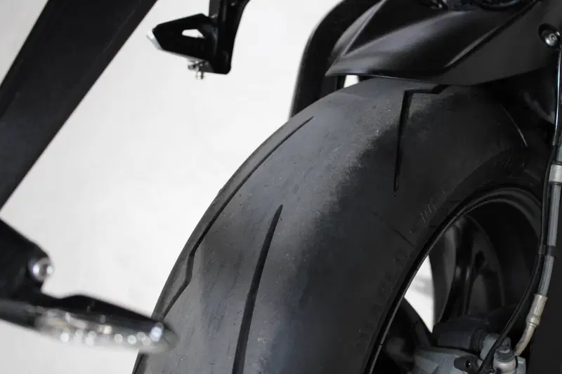 Triumph Street Triple 765 RS (2023 - 26) (8)
