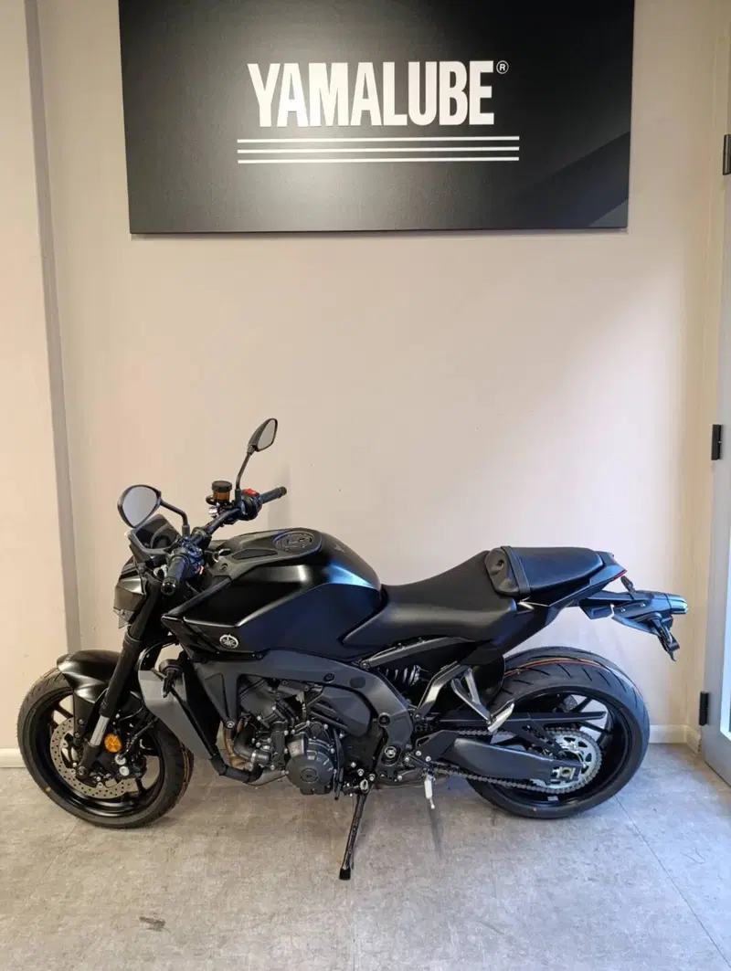 Yamaha MT-09 Y-AMT (2024 - 26) (2)