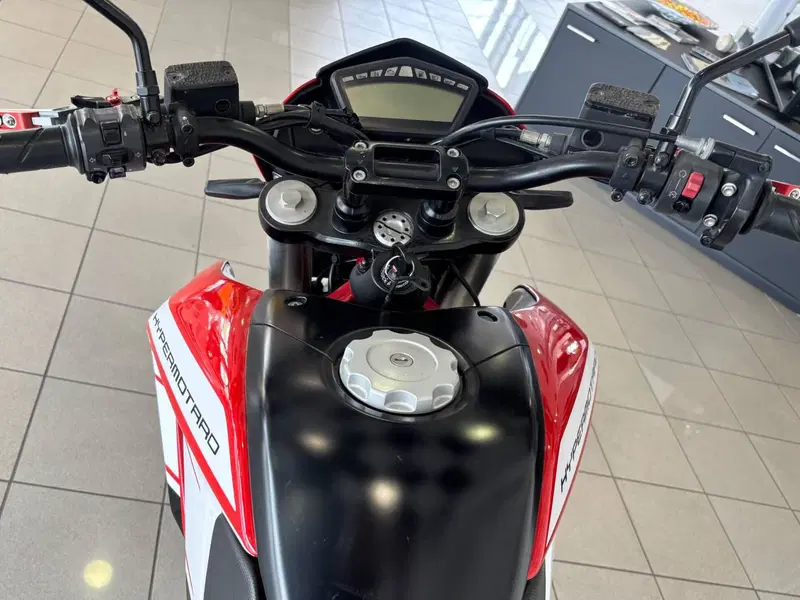 Ducati Hypermotard 796 (2012) (8)