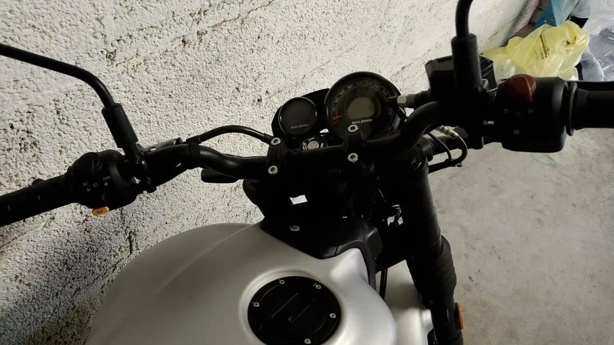 Royal Enfield Guerrilla 450 (2024 - 26) (2)