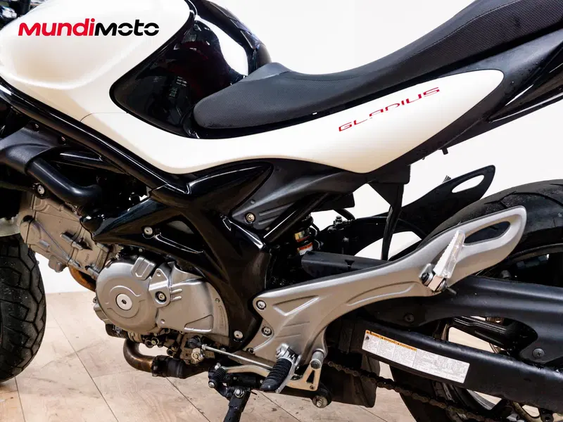 Suzuki Gladius 650 SFV (2009 - 15) (10)