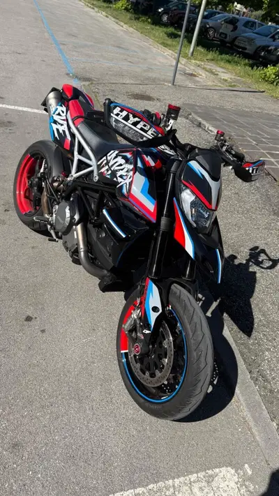 Ducati Hypermotard 950 RVE (2022 - 25) usata
