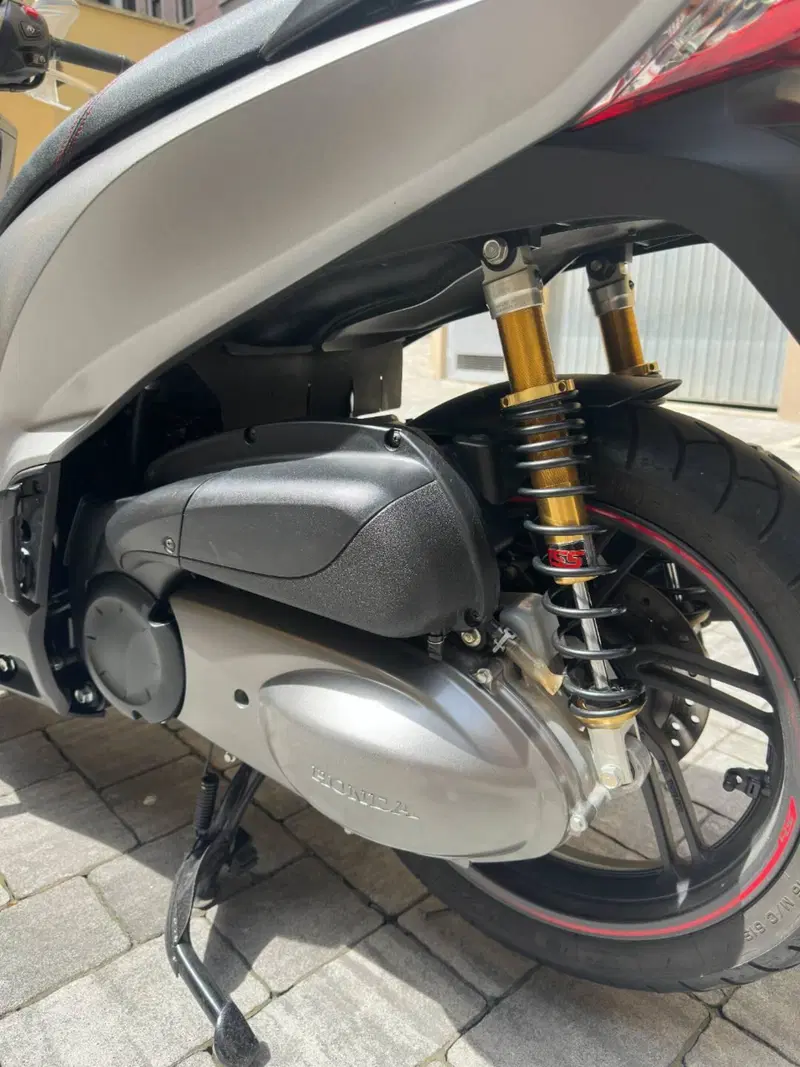 Honda SH 300 i Sport ABS (2018 - 20) (4)