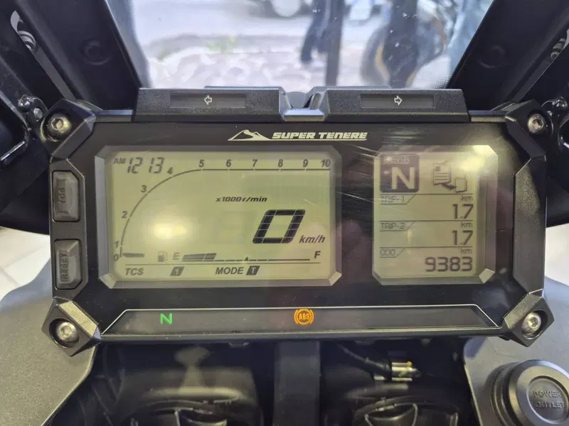 Yamaha XT1200Z Super Ténéré ABS (2015 - 16) (4)