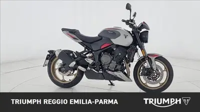 Triumph Trident 800 (2026) nuova