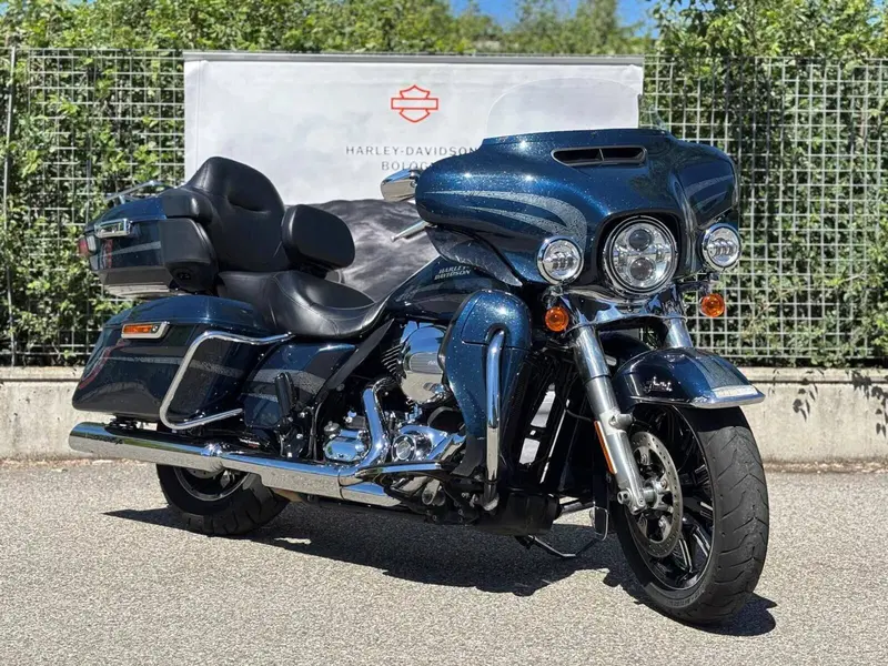 Harley-Davidson 1690 Electra Glide Ultra Limited (2016) - FLHTK (5)
