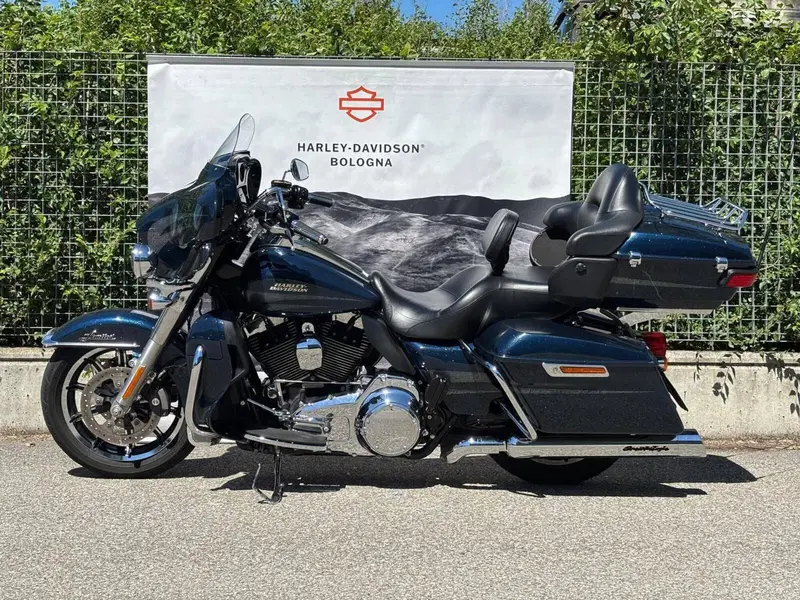 Harley-Davidson 1690 Electra Glide Ultra Limited (2016) - FLHTK (12)
