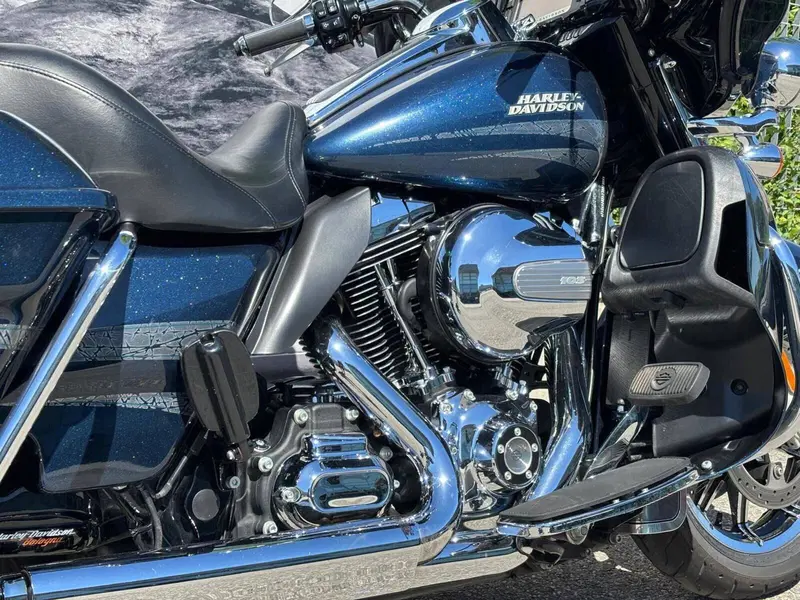 Harley-Davidson 1690 Electra Glide Ultra Limited (2016) - FLHTK (16)