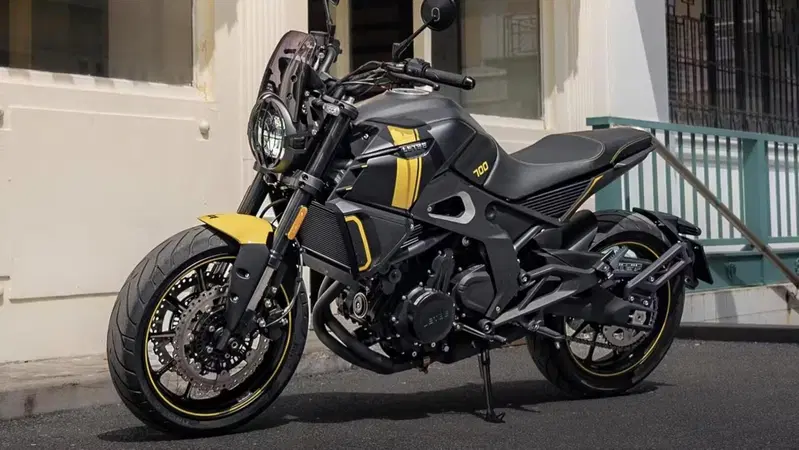 LETBE Arthur 700, la naked cinese che rivoluziona la fascia media [GALLERY]