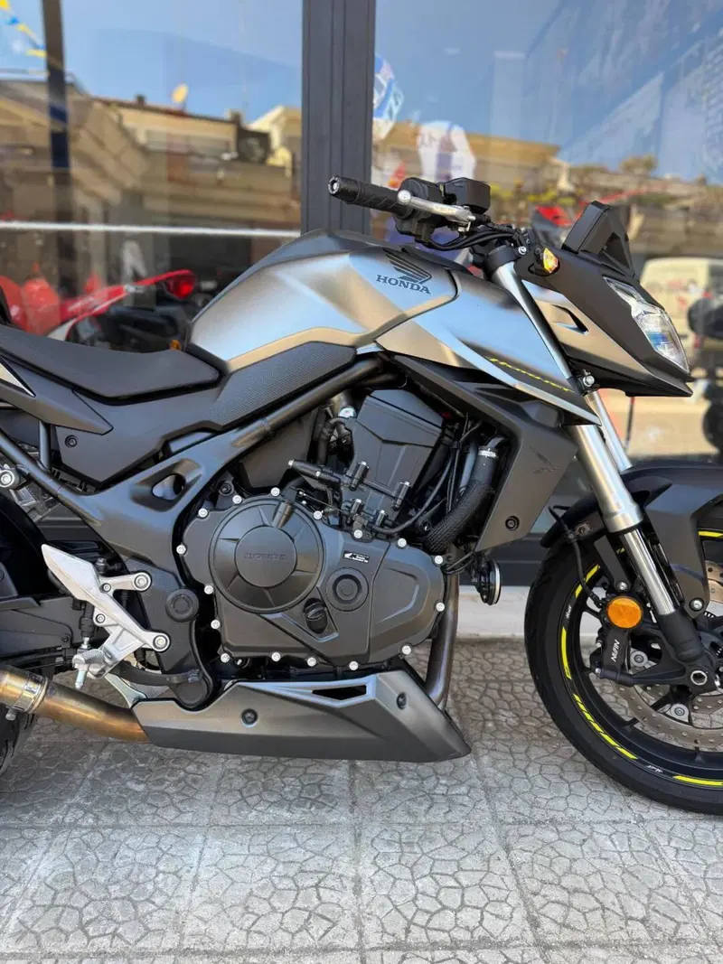 Honda CB 750 Hornet (2023 - 24) (5)