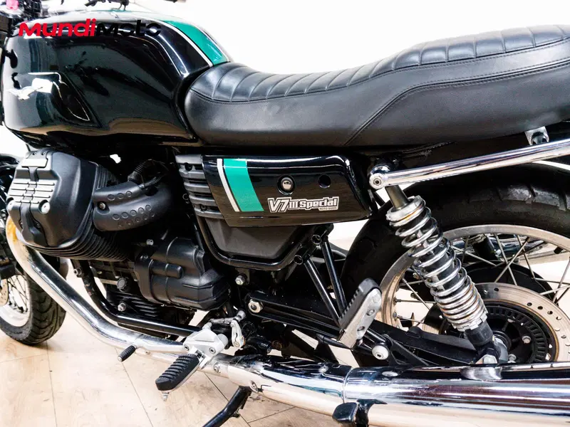Moto Guzzi V7 III Special (2017 - 20) (10)
