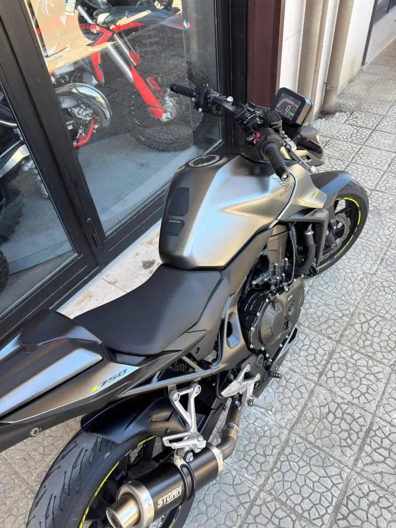 Honda CB 750 Hornet (2023 - 24) (6)