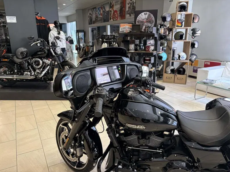 Harley-Davidson Street Glide (2024 - 26) (2)