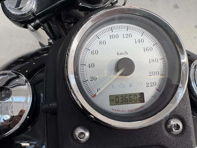 Harley-Davidson 1584 Street Bob (2008 - 15) - FXDB (4)