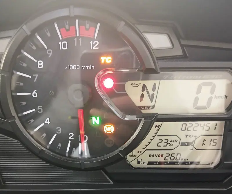 Suzuki V-Strom 650 (2021 - 25) (12)