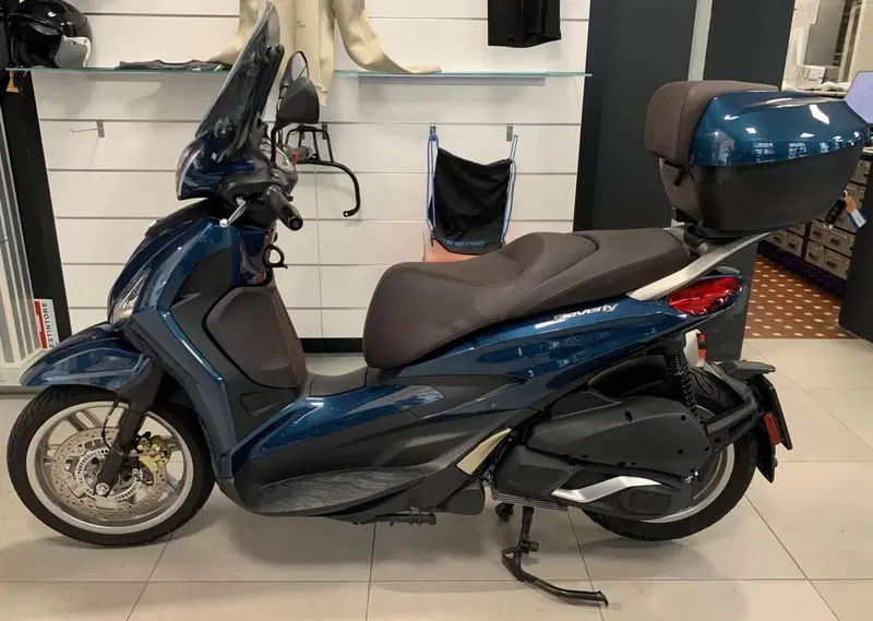 Piaggio Beverly 300 Hpe (2021) (3)