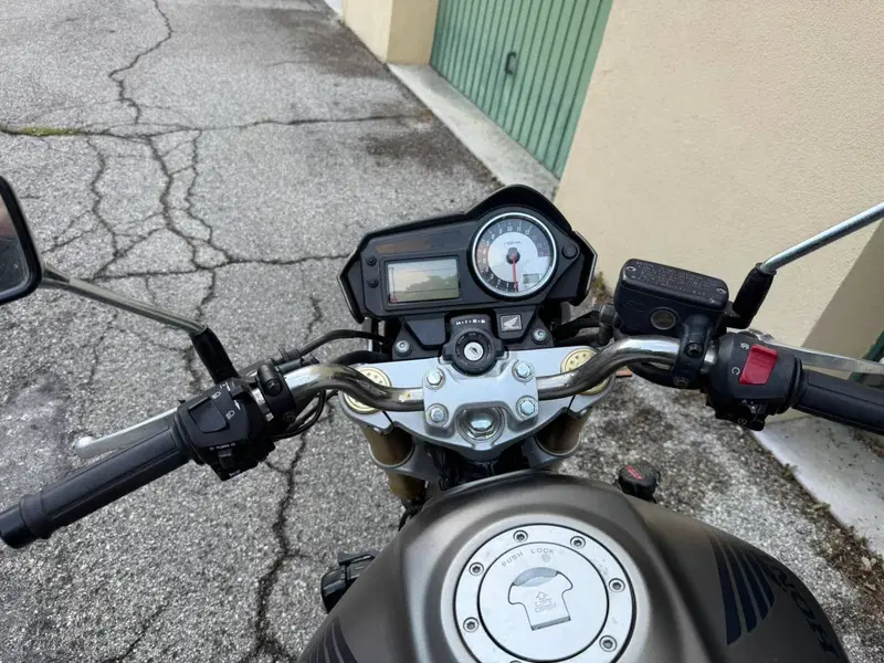 Honda Hornet 600 (2007 - 10) (4)