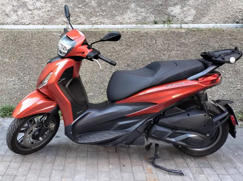 Piaggio Beverly 300 S ABS-ASR (2021 - 25) (2)