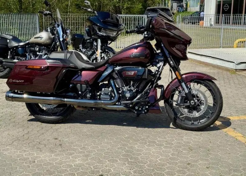 Harley-Davidson CVO Street Glide (2024)