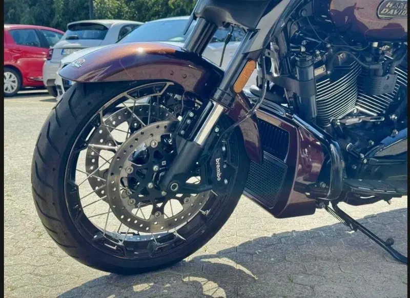 Harley-Davidson CVO Street Glide (2024) (8)