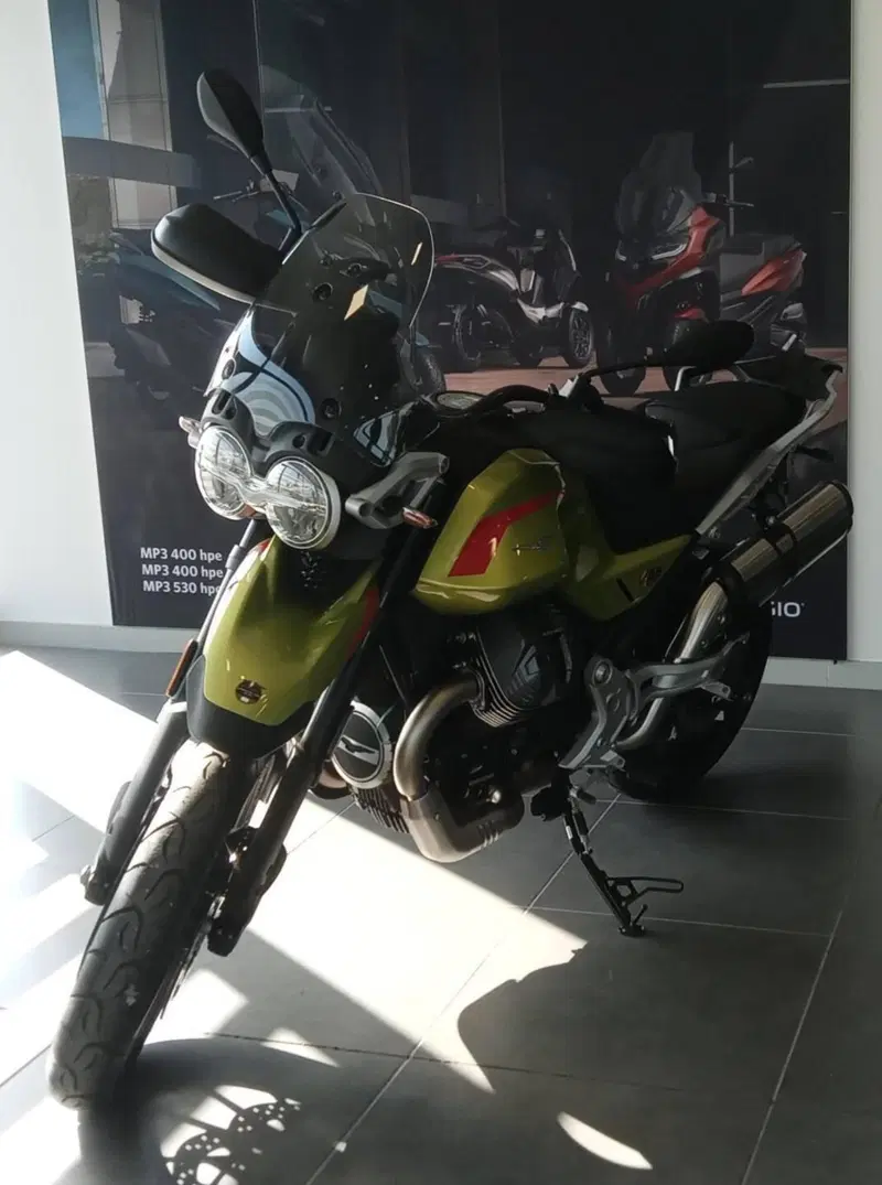 Moto Guzzi V85 Strada (2024 - 26)