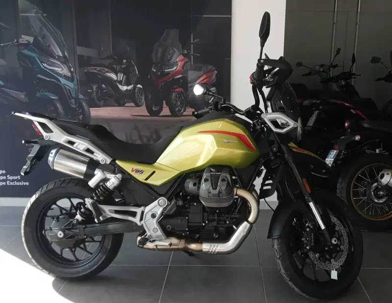 Moto Guzzi V85 Strada (2024 - 26) (4)